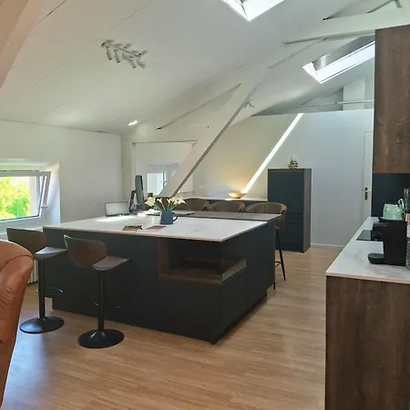 Bright Loft Near Court 2 Bedroom And Table For 10 Apartment *