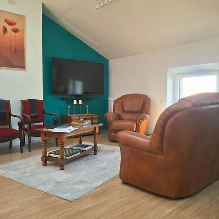 Bright Loft Near Court 2 Bedroom And Table For 10 Lägenhet *