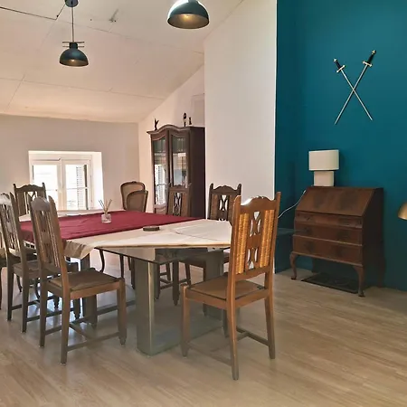 Apartment Bright Loft Near Court 2 Bedroom And Table For 10 *