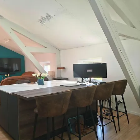 Bright Loft Near Court 2 Bedroom And Table For 10 Lägenhet *