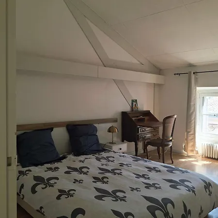 Bright Loft Near Court 2 Bedroom And Table For 10 Lägenhet Carcassonne